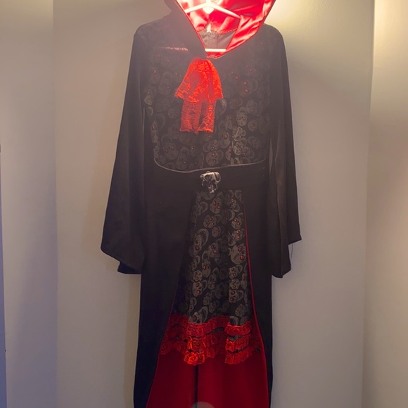 Vampire Halloween Costume - Picture 3 of 4